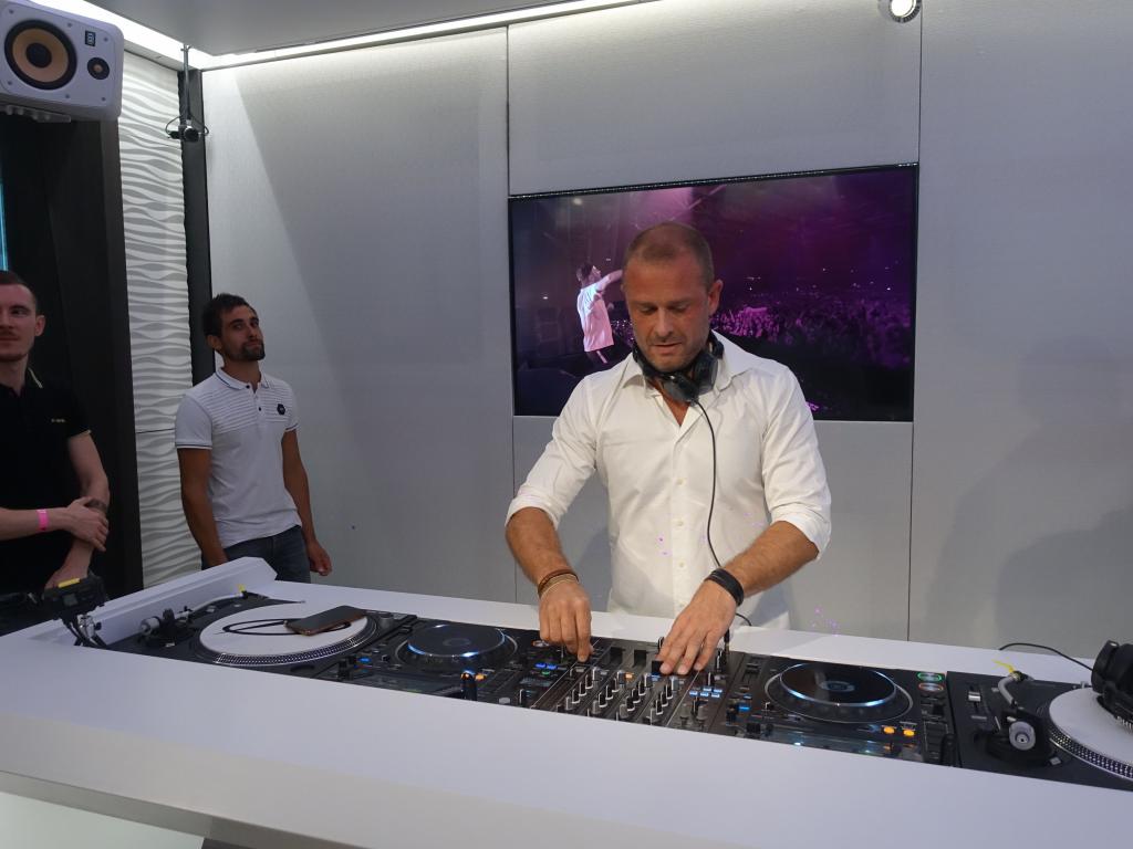 160 - 20191017 ASOT936 ADE Special