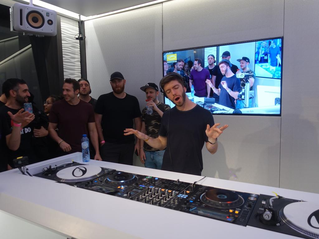 203 - 20191017 ASOT936 ADE Special