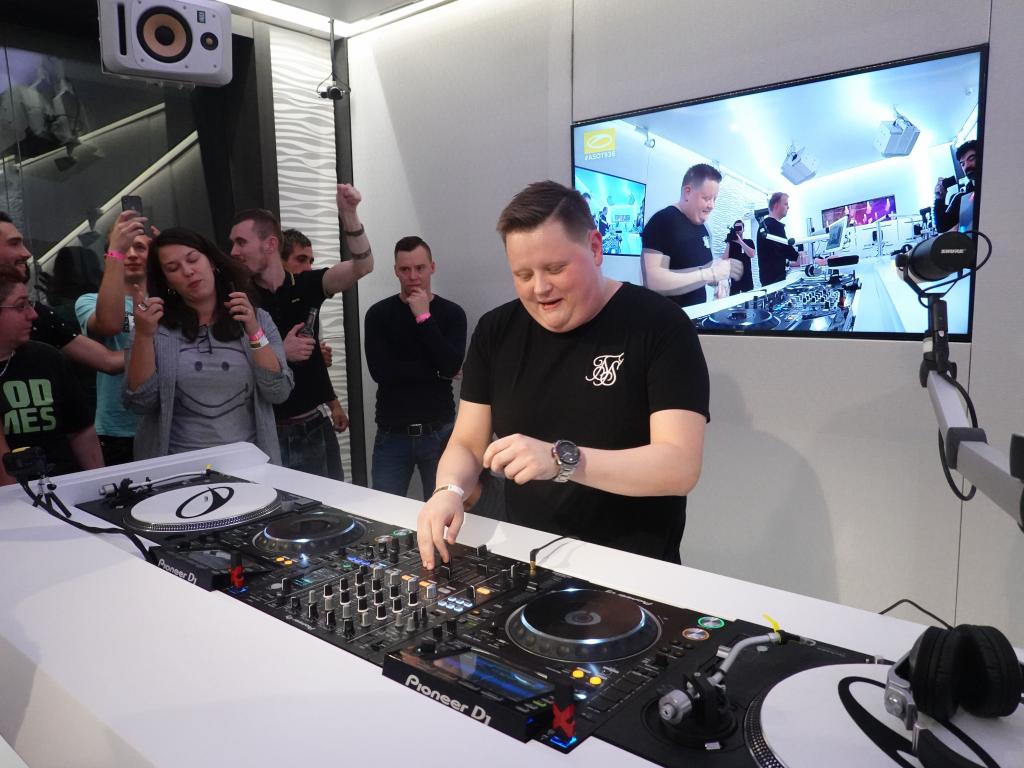 214 - 20191017 ASOT936 ADE Special