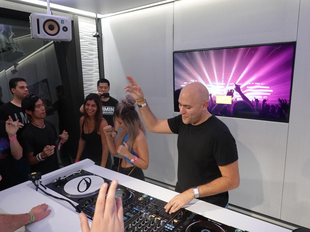 226 - 20191017 ASOT936 ADE Special