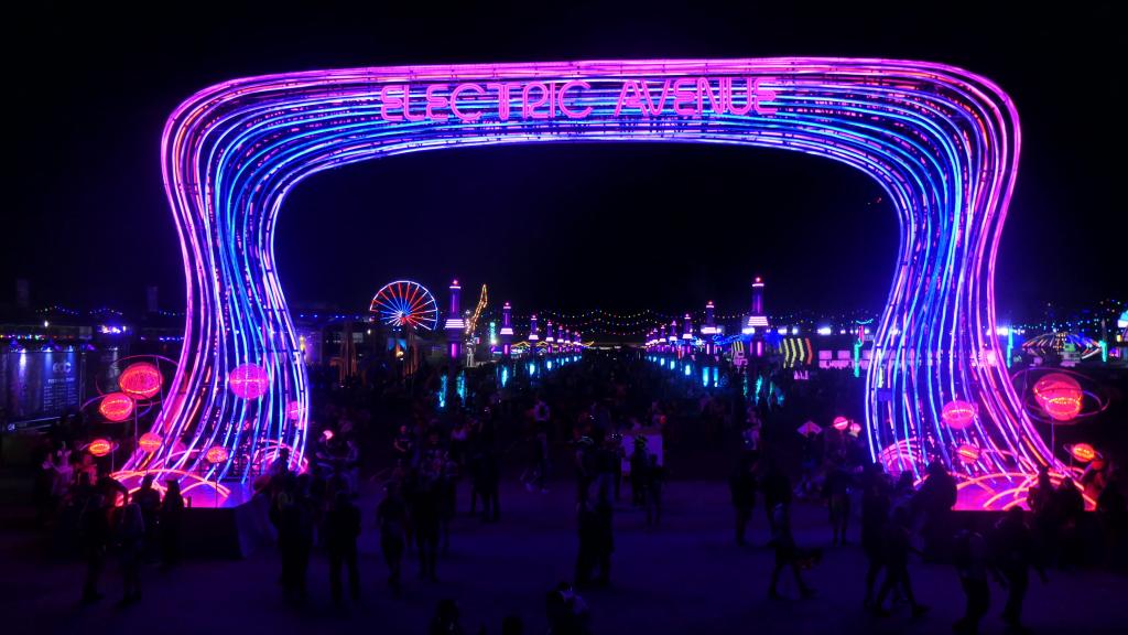 5063 - 20211022 EDC Vegas Grounds