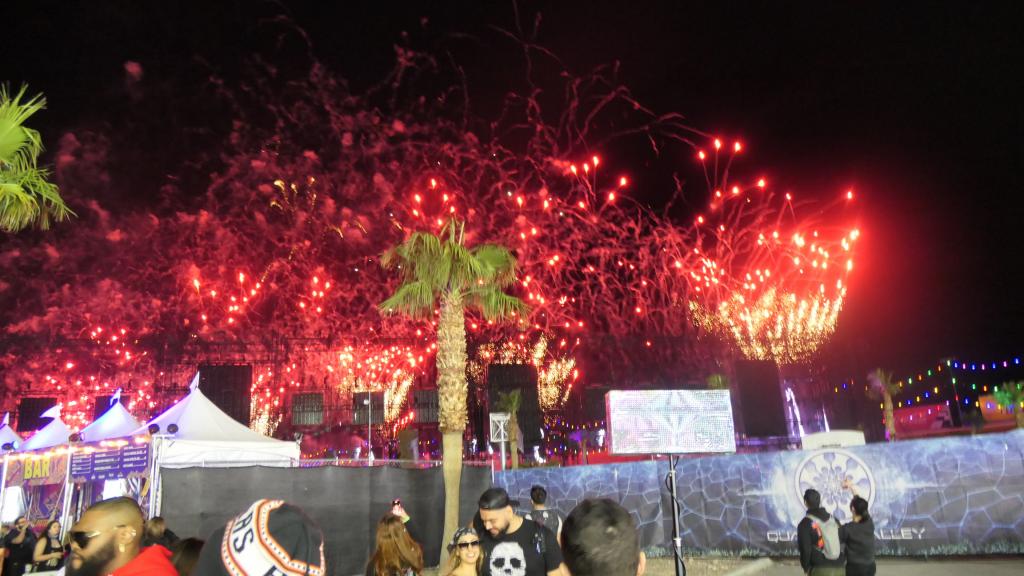 5512 - 20211022 EDC Vegas Fireworks