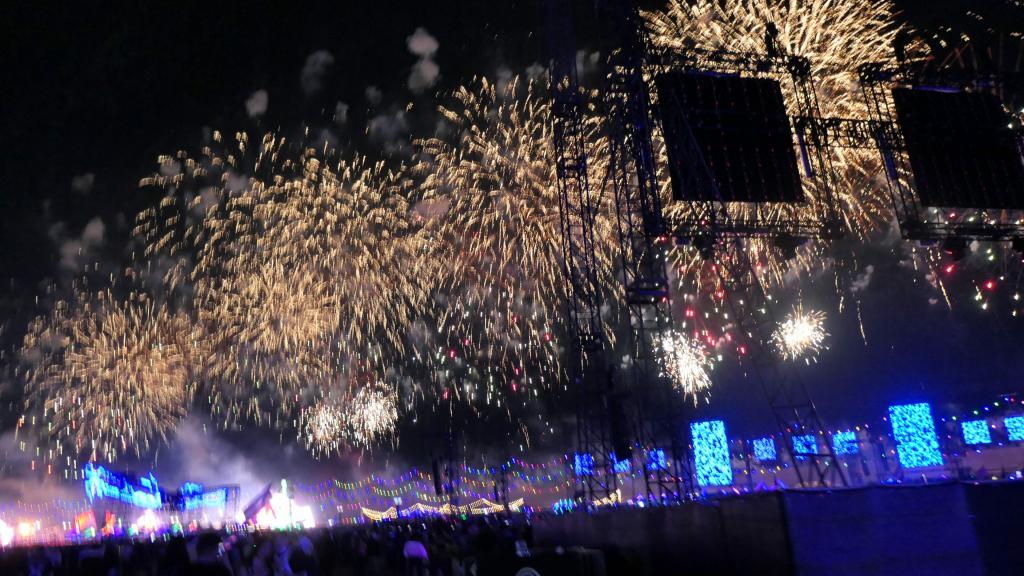 5519 - 20211022 EDC Vegas Fireworks