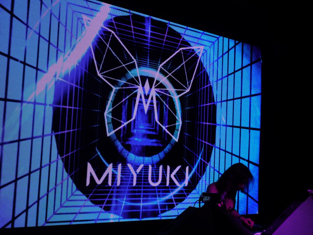 188 - 20220408 View Lounge Miyuki