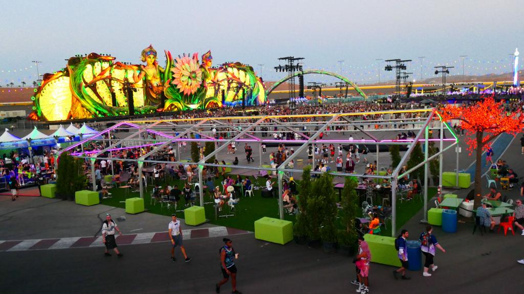 5004 - 20220520 EDC Vegas VIP Ferris Wheel
