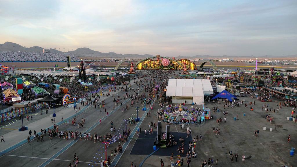 5100 - 20220520 EDC Vegas Main Ferris Wheel