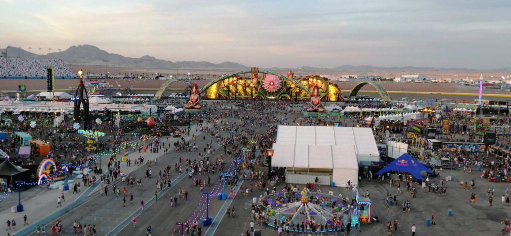 5101 - 20220520 EDC Vegas Main Ferris Wheel