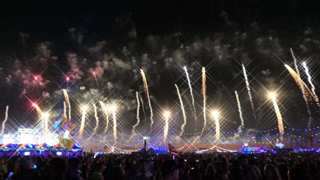 5592 - 20220521 EDC Vegas Fireworks