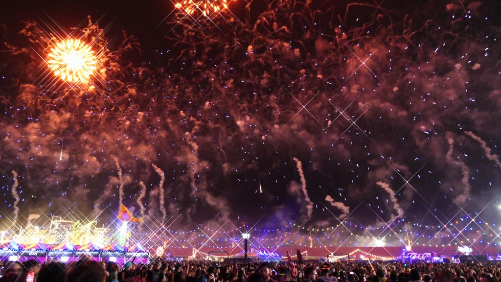 5604 - 20220522 EDC Vegas Fireworks