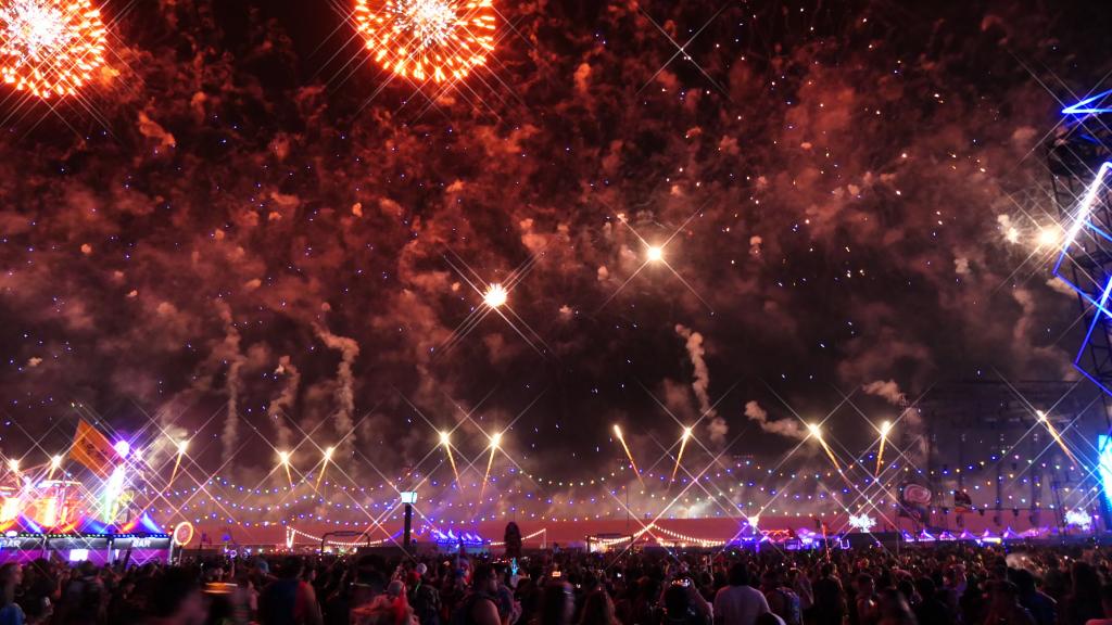 5606 - 20220522 EDC Vegas Fireworks