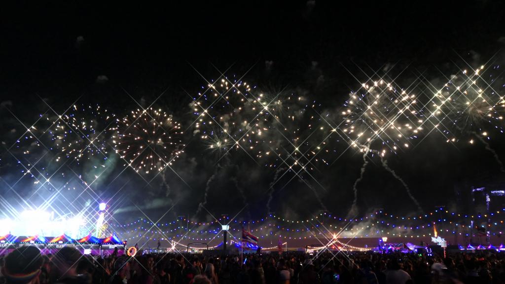 5628 - 20220522 EDC Vegas Fireworks