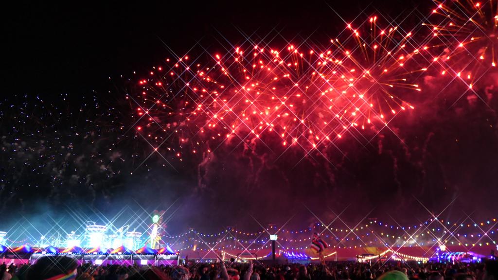 5634 - 20220522 EDC Vegas Fireworks