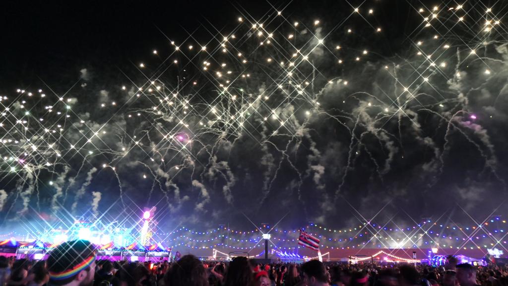 5636 - 20220522 EDC Vegas Fireworks