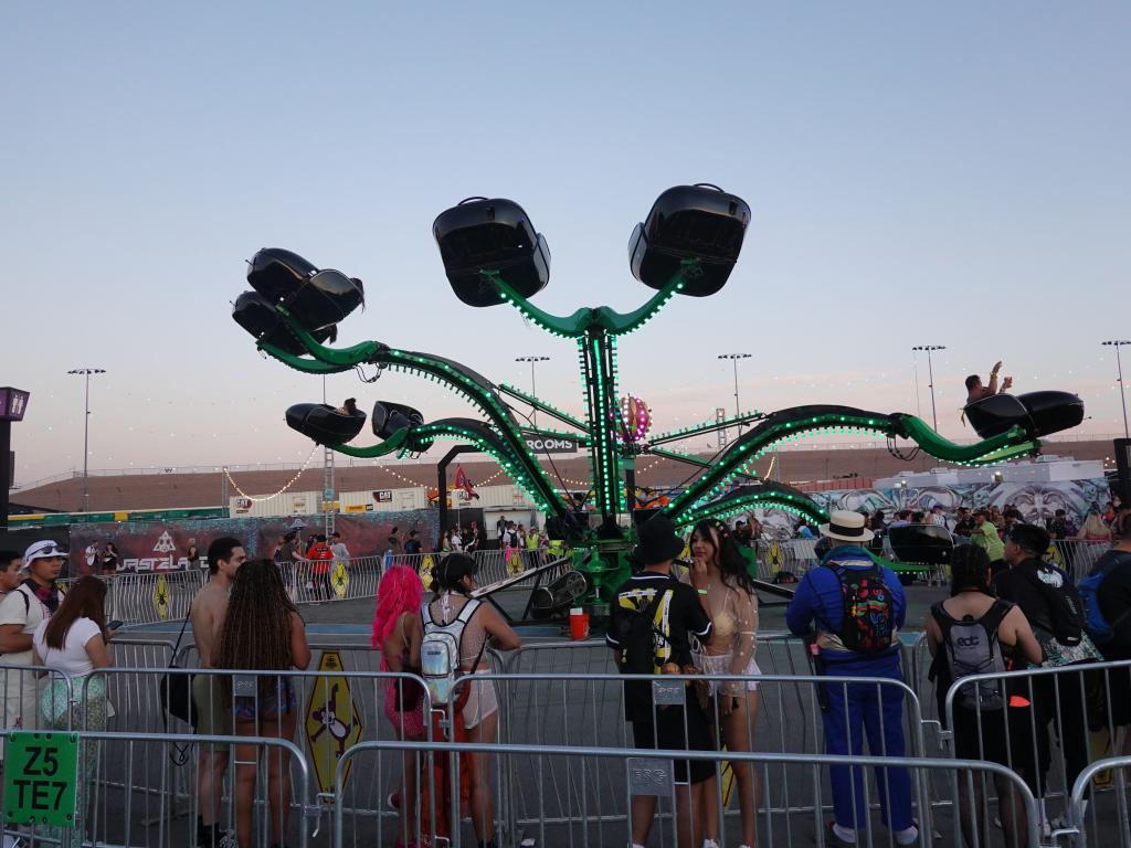 6042 - 20220520 EDC Vegas Grounds