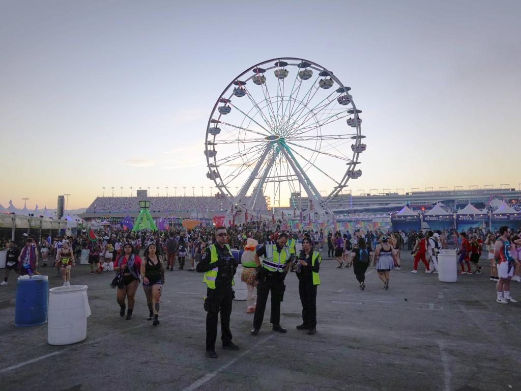 6043 - 20220520 EDC Vegas Grounds