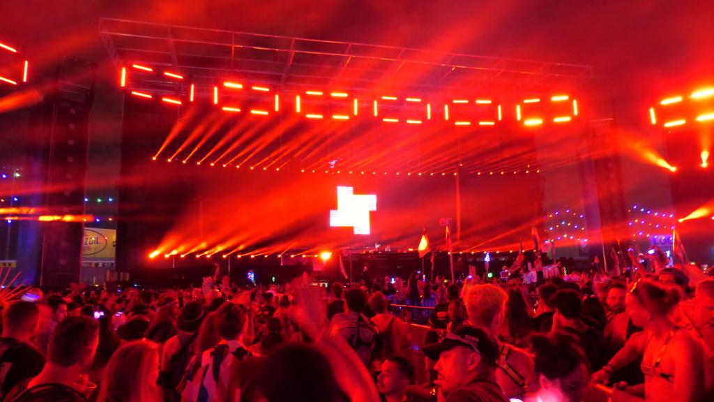 1099 - 20230519 EDC Vegas Day1