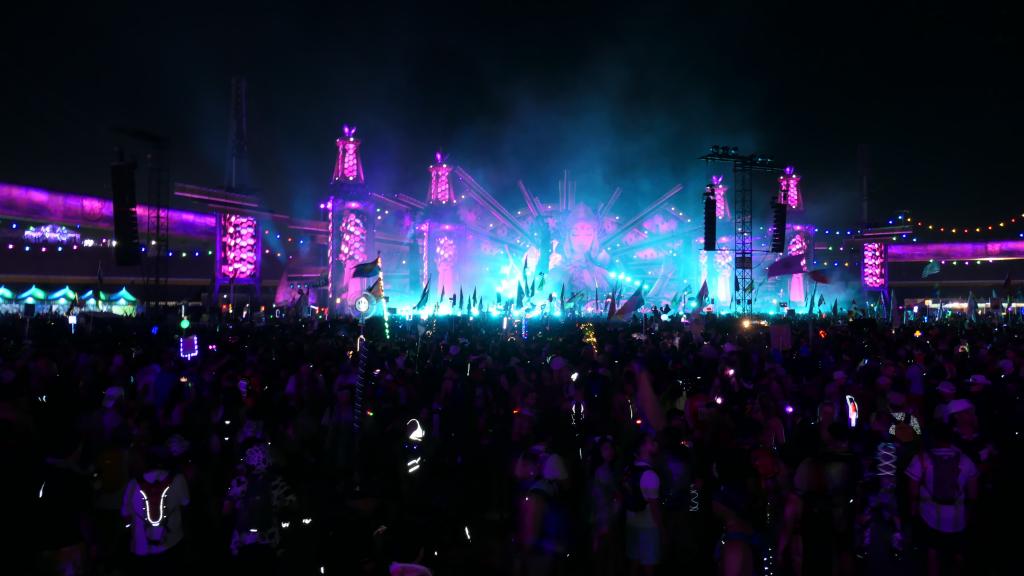 1204 - 20230519 EDC Vegas Day1