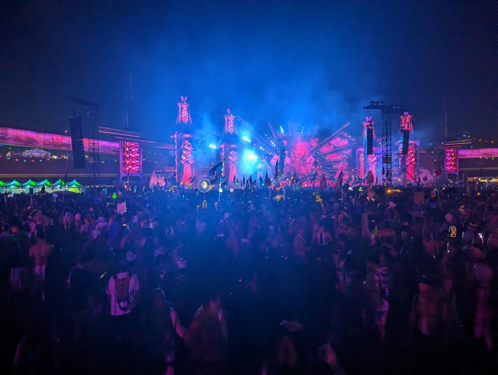 1205 - 20230519 EDC Vegas Day1