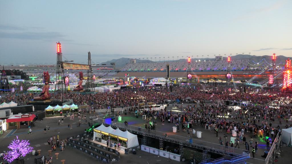 4352 - 20230519 EDC Vegas Grounds Ferris Wheel