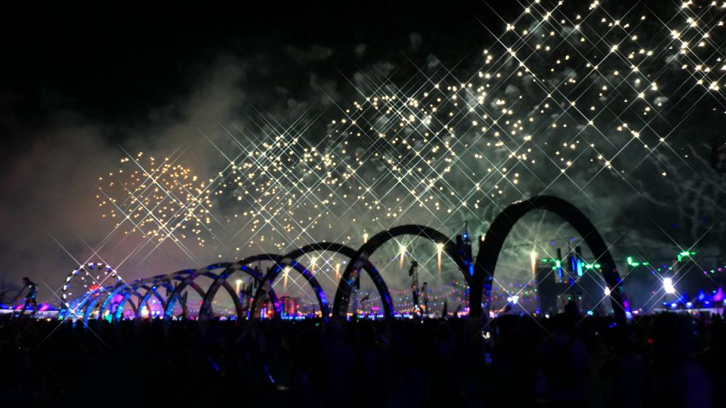 4508 - 20230519 EDC Vegas Fireworks