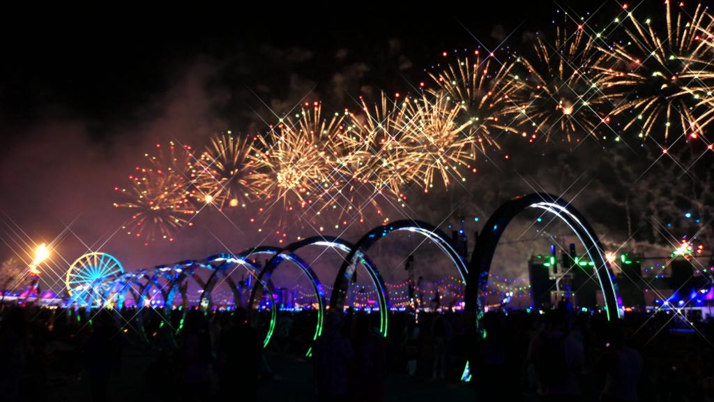 4510 - 20230519 EDC Vegas Fireworks