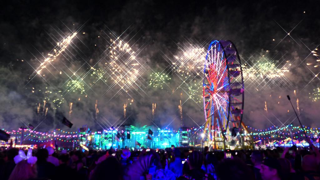 4551 - 20230519 EDC Vegas Fireworks