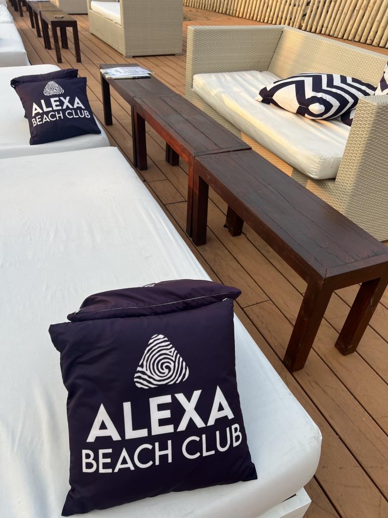 3148 - 20240201 Unkonscious Day3 Alexa Beach Club Day1 Apple