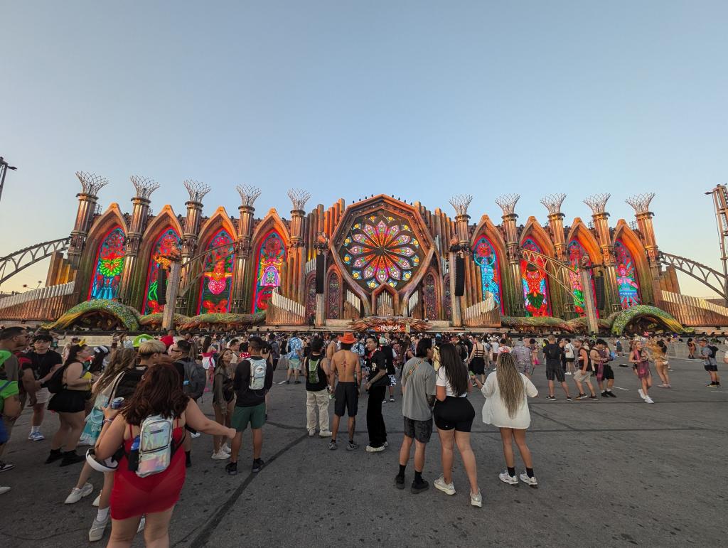 1112 - 20240517 EDC Vegas Day1 Google