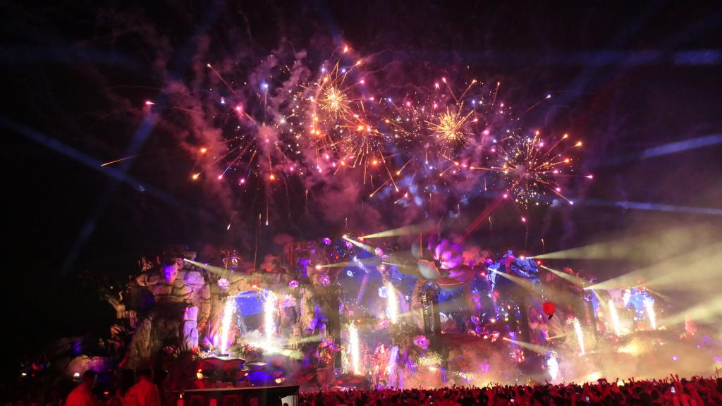 1245 - 20240726 Tomorrowland Day1 Panasonic DC-ZS200D
