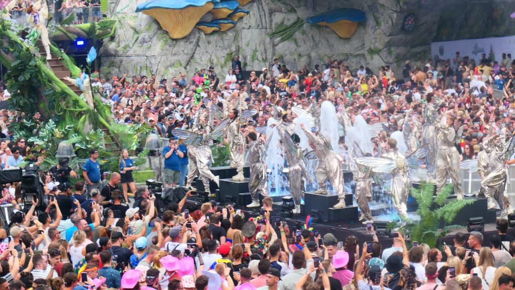 2157 - 20240727 Tomorrowland Day2 Panasonic DC-ZS200D