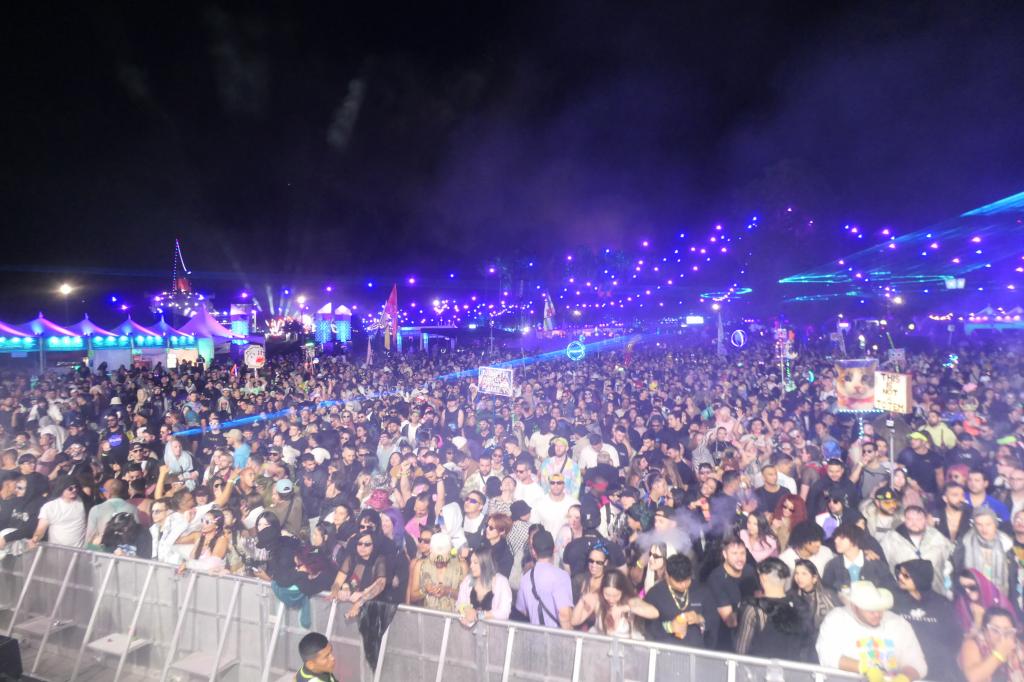 1175 - 20241122 Dreamstate Socal Queen Mary Day1 Panasonic