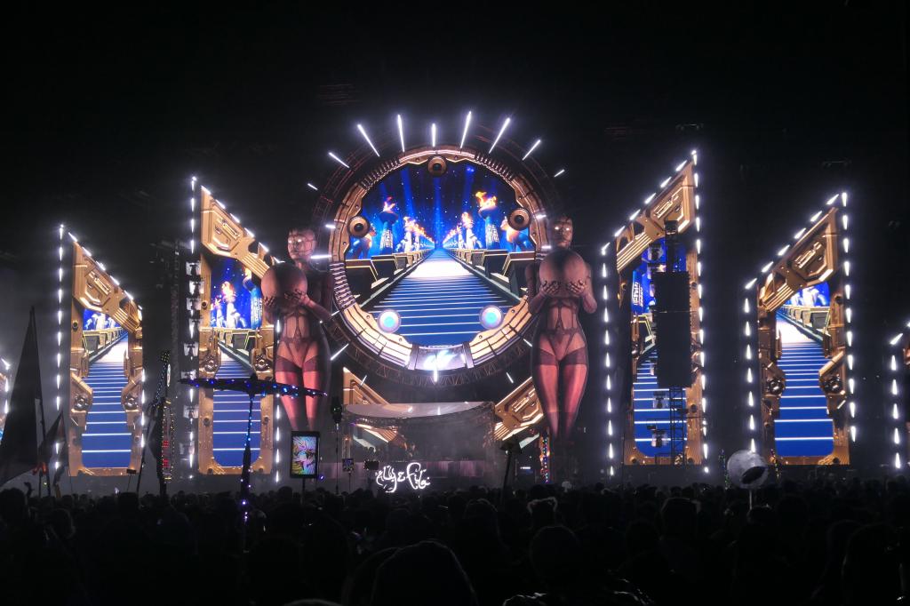 2157 - 20241122 Dreamstate Socal Queen Mary Day2 Panasonic