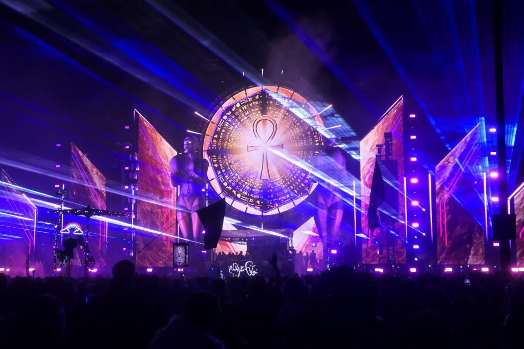 2168 - 20241122 Dreamstate Socal Queen Mary Day2 Panasonic