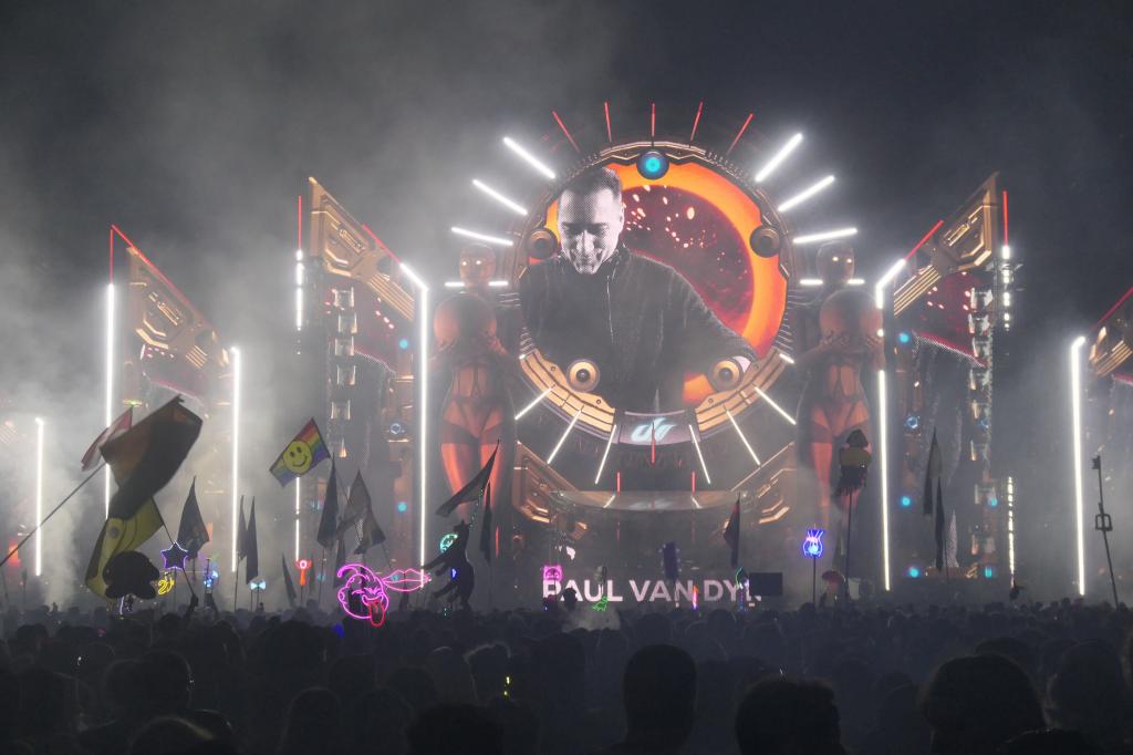 2192 - 20241122 Dreamstate Socal Queen Mary Day2 Panasonic