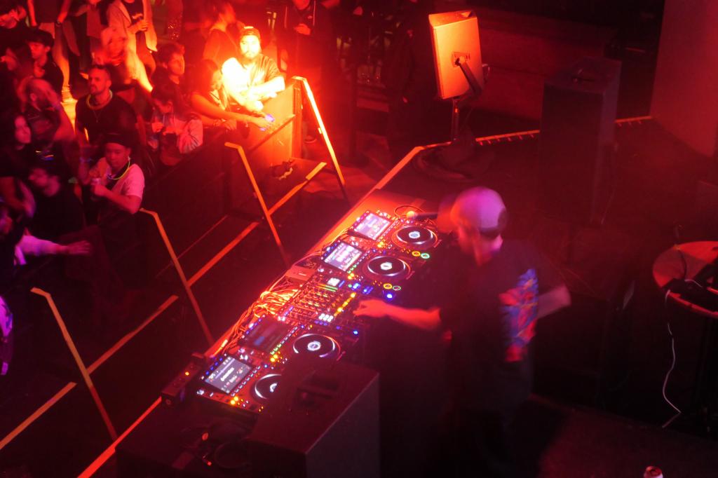 2380 - 20250321 August Hall Gareth Emery Panasonic DC-ZS200D