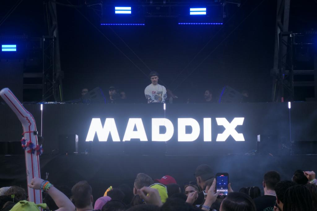 1127 - 20250328 Ultra Music Festival Miami Panasonic DC-ZS200D