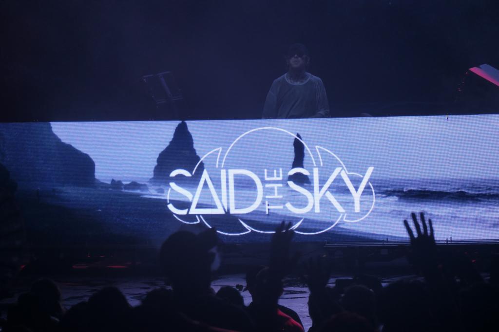 1253 - 20250328 Ultra Music Festival Miami Panasonic DC-ZS200D