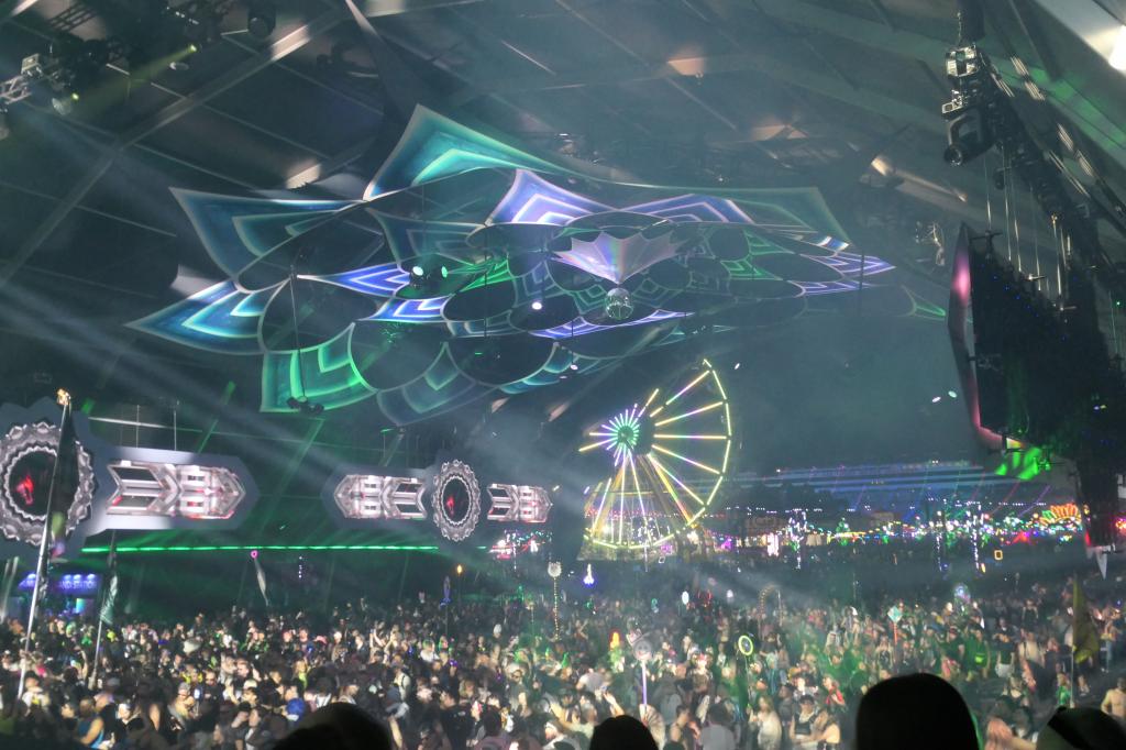 1138 - 20250518 EDC Vegas Day1 Panasonic DC-ZS200D