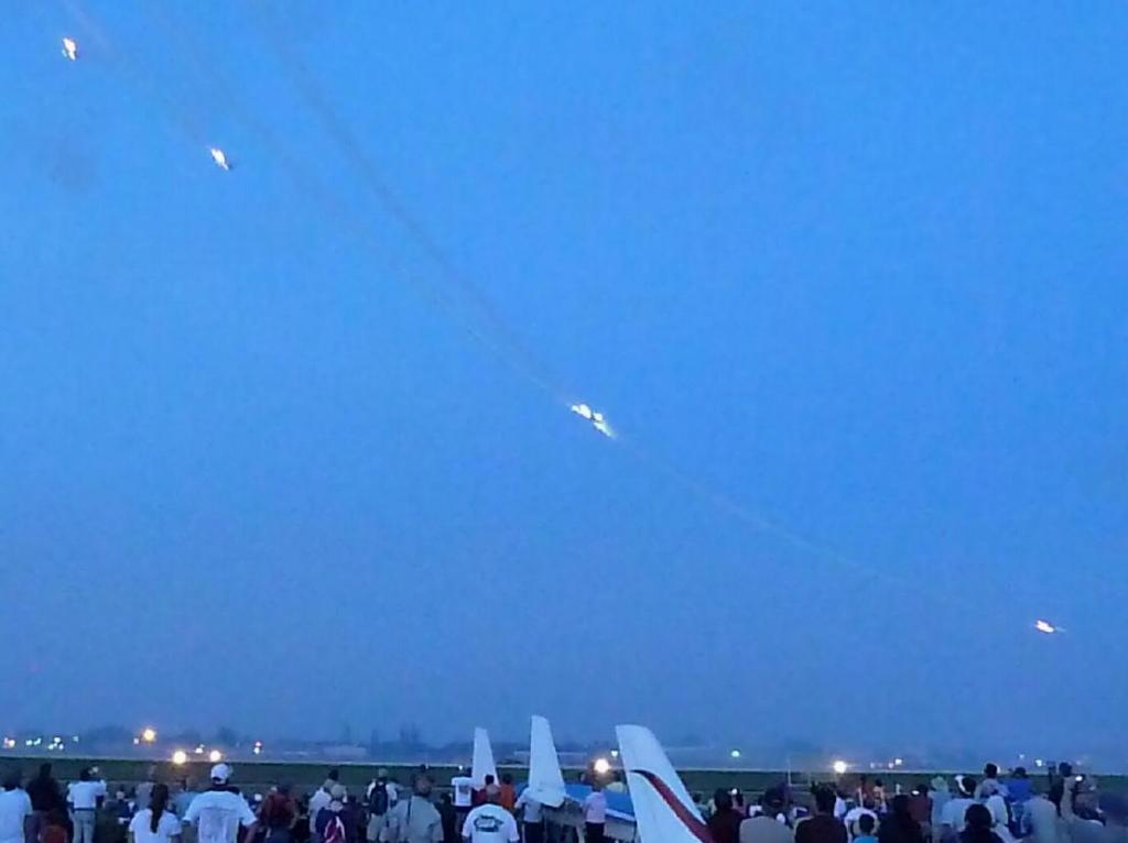 660 - Night Airshow