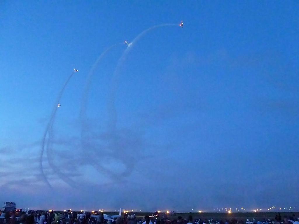 664 - Night Airshow