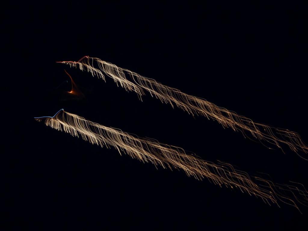 667 - Night Airshow