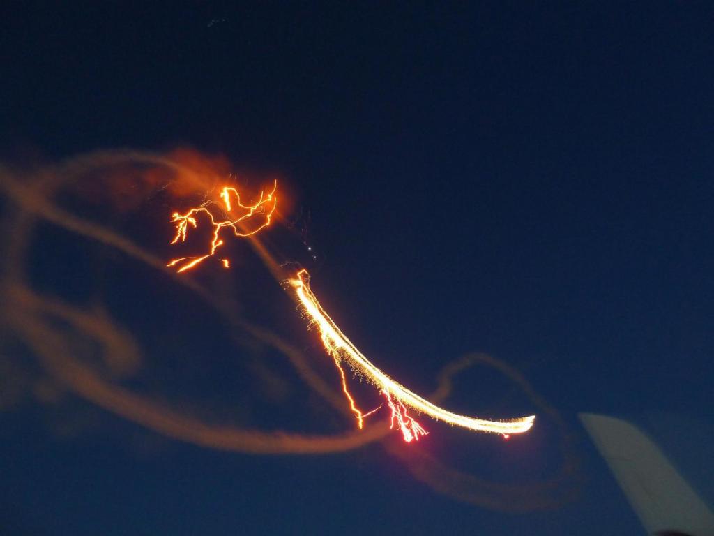 675 - Night Airshow