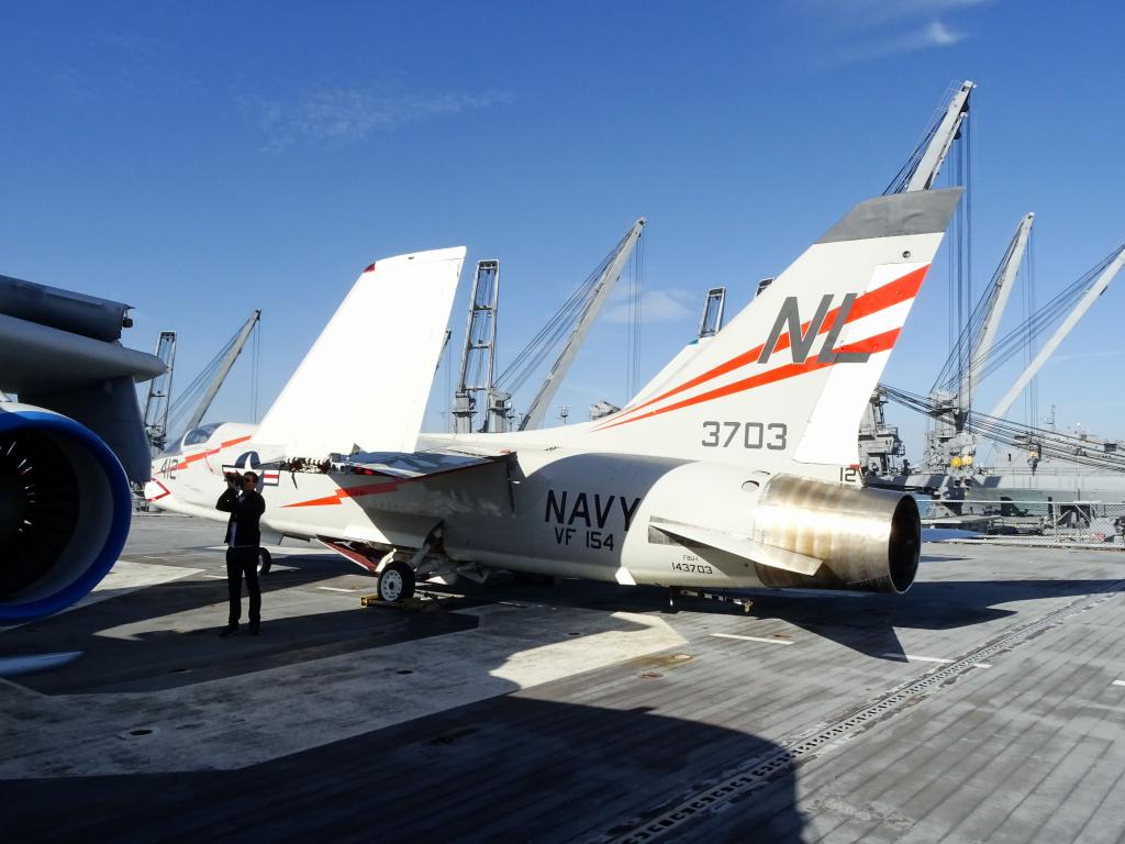 334 - 20141115 USS Hornet