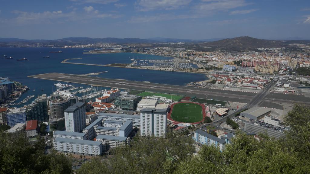 101 - 20181001 Gibraltar Runway