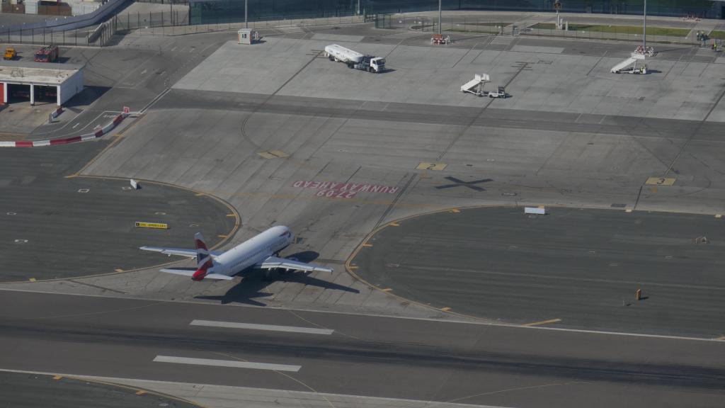 122 - 20181001 Gibraltar Runway