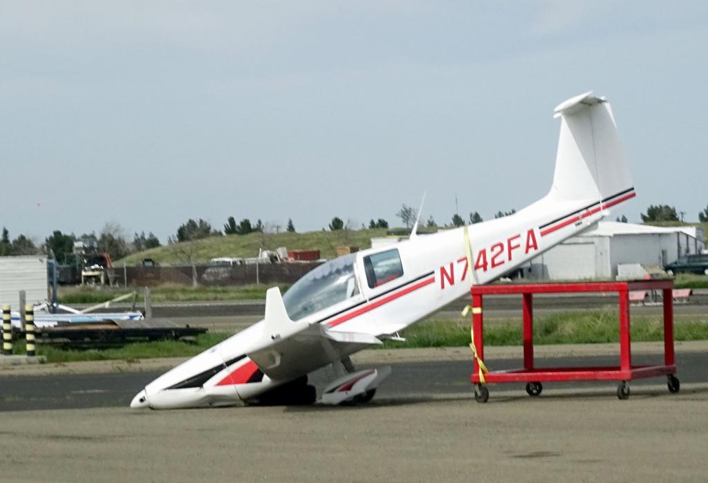 124 - 20160220 AW Extra330