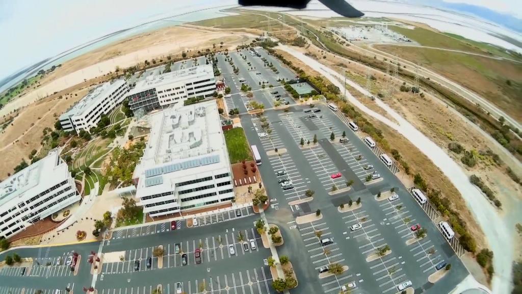 1115 - 20150829 Crit Parking FPV Flight1