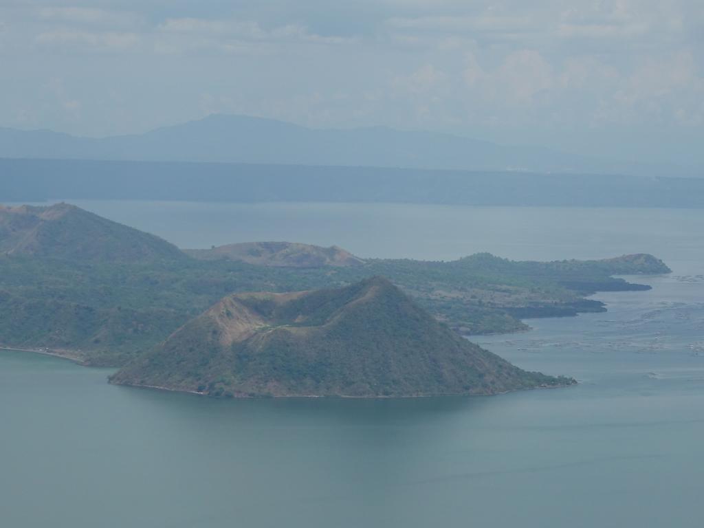 201 - 20180528 Taal Volcano