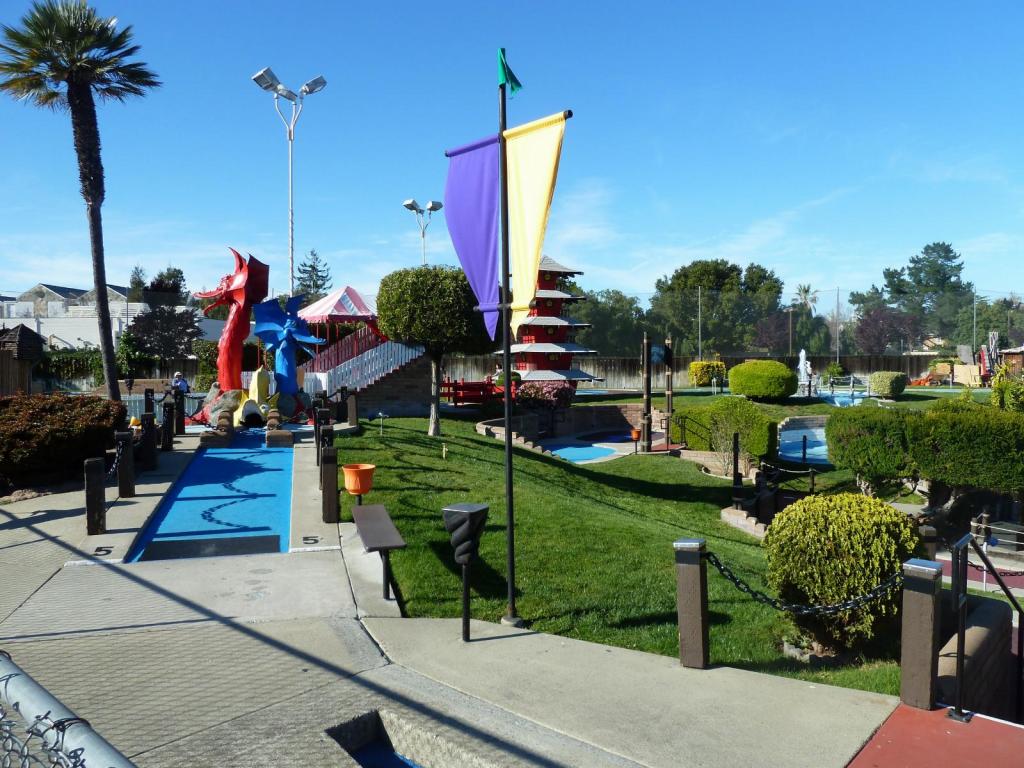 100 - Minigolf