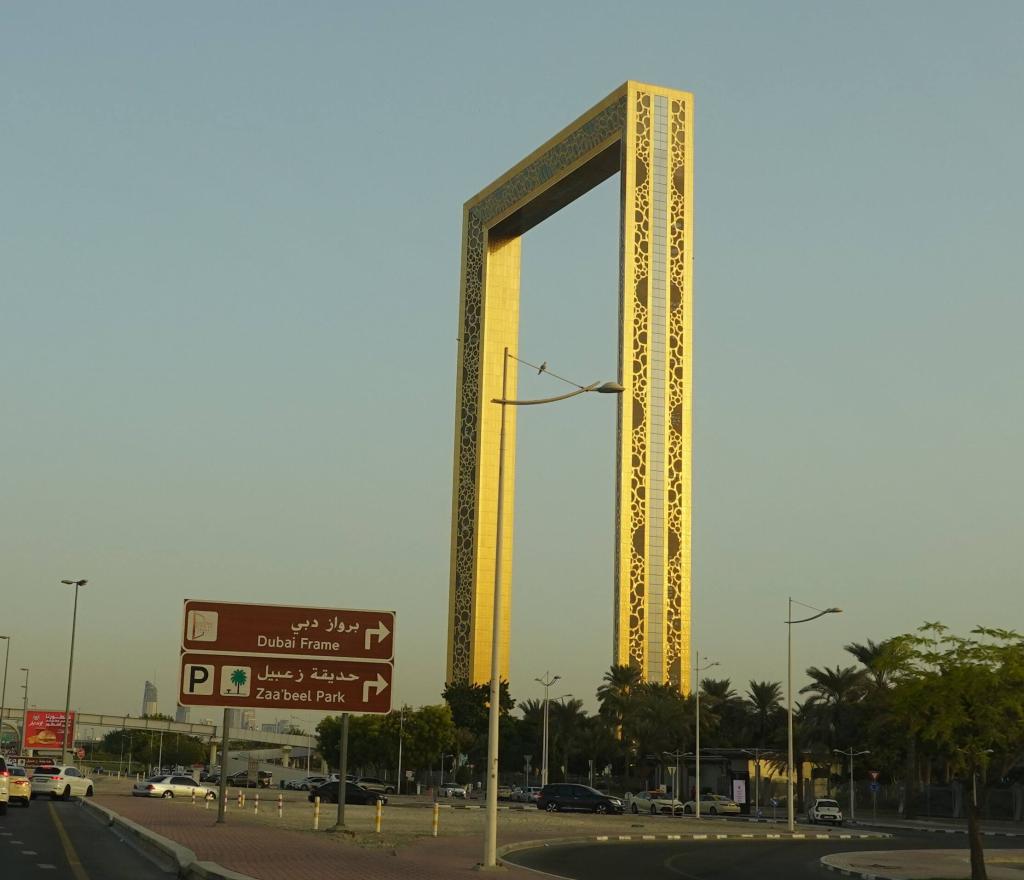 100 - 20211112 Dubai Frame